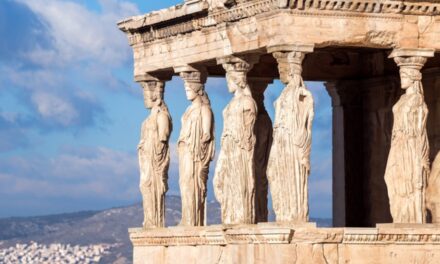 La Grecia apre ai turisti vaccinati