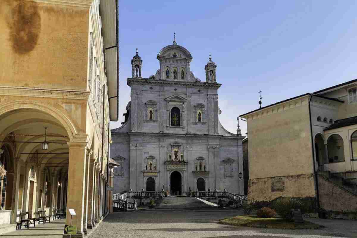 Oggi il Sacro Monte di Varallo non è solo un luogo di culto, ma un vero e proprio "gran teatro montano" che testimonia la sinergia tra arte