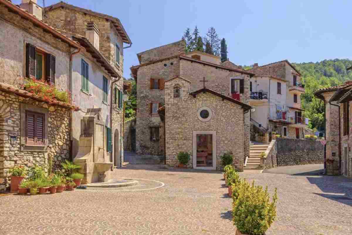 Il territorio di Percile e dei suoi Lagustelli offre un’ampia rete di sentieri adatti a escursionisti di ogni livello.