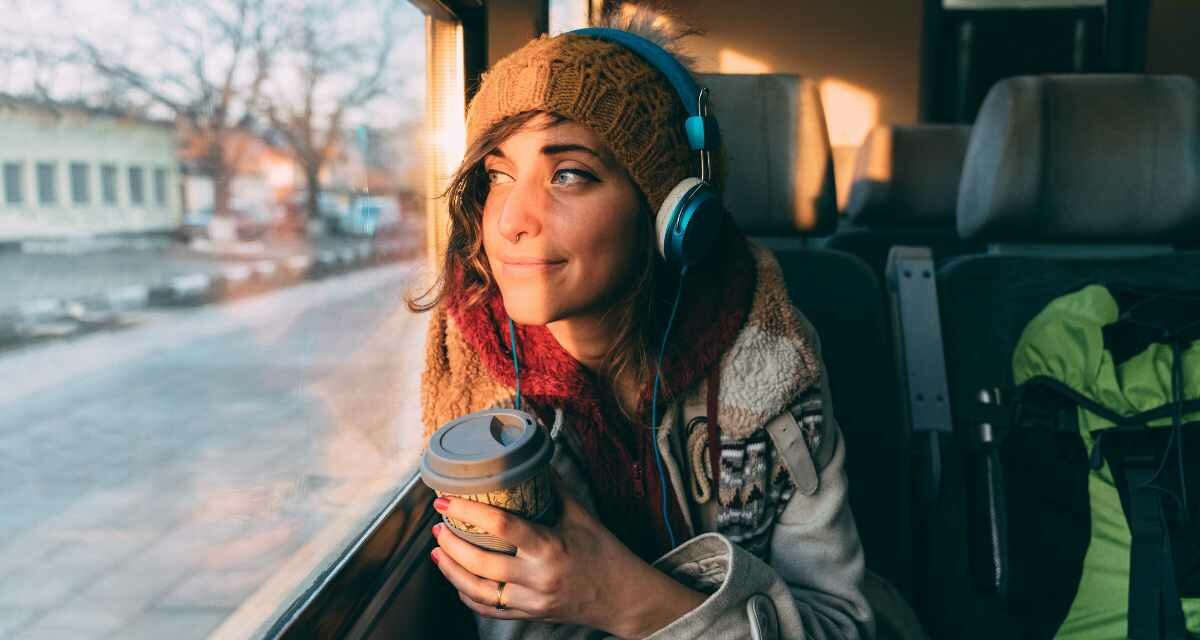 Il dettaglio nascosto dei treni che nessuno nota: ecco perché non troverai mai le cinture di sicurezza
