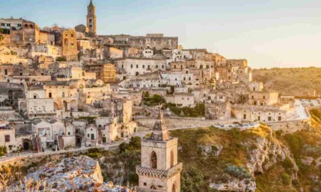 Altro che Matera, queste 5 città sono scolpite nella roccia e non devi perderle
